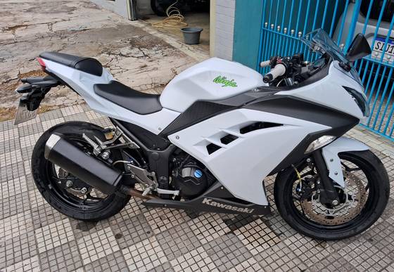 KAWASAKI NINJA 300 